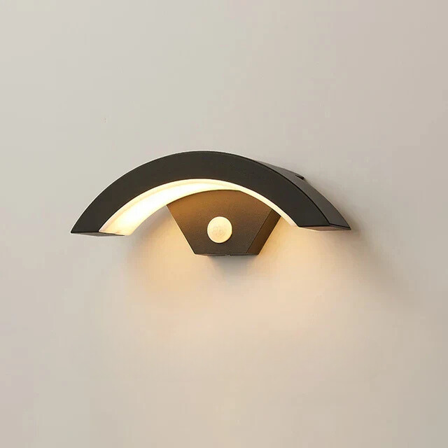 Automatic LED Outdoor Wall Light