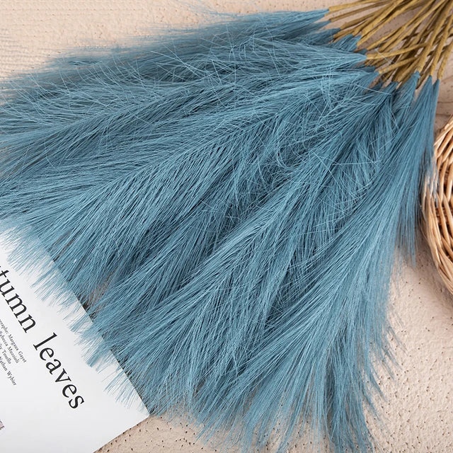 Beautiful Dried Pampas Grass Decoration