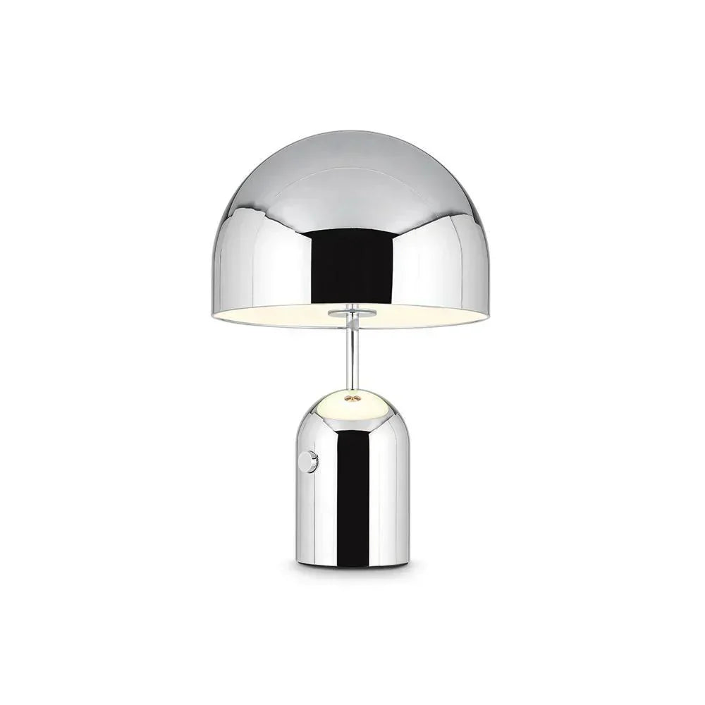 Chic Metal Desk Lamp With Golden Finish