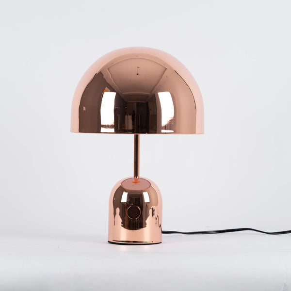 Chic Metal Desk Lamp With Golden Finish
