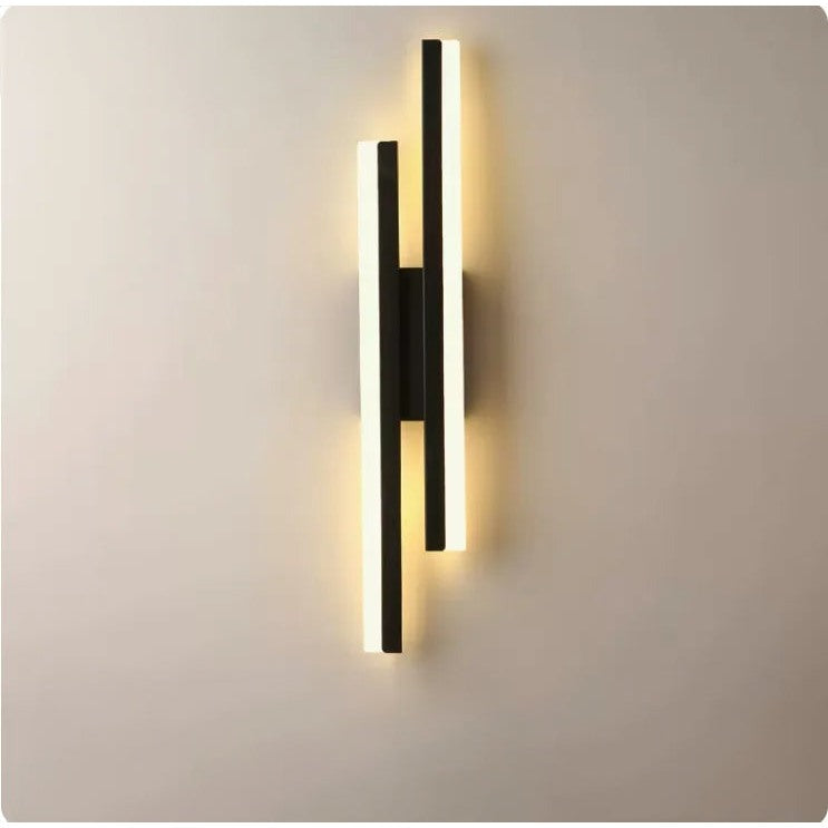 Contemporary LED Vertical Light Fixture