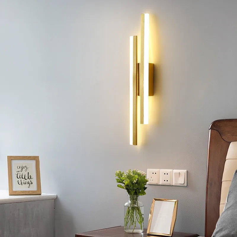 Contemporary LED Vertical Light Fixture