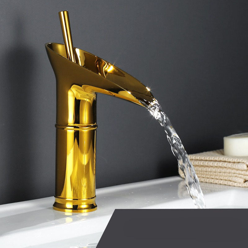 Vintage Brass Single Handle Bathroom Faucet